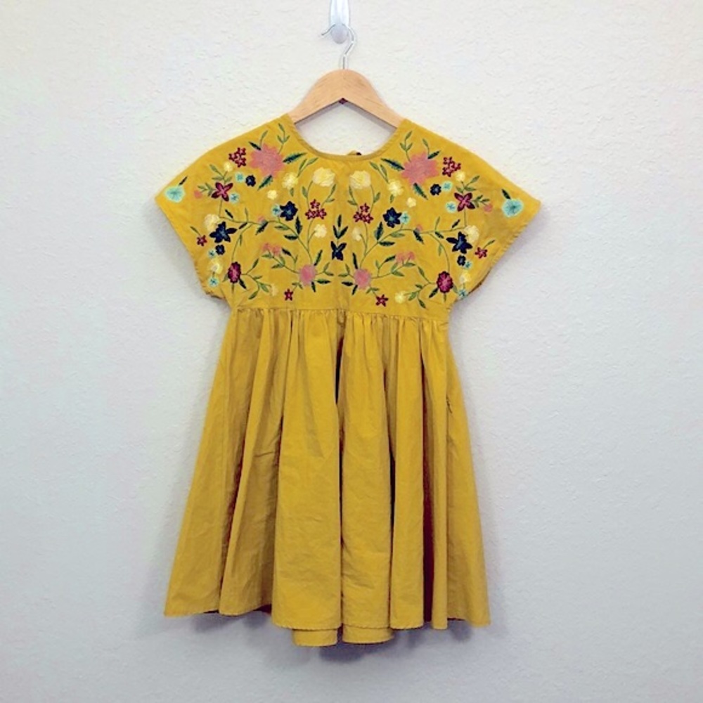 Vici embroidery yellow top blouse size small